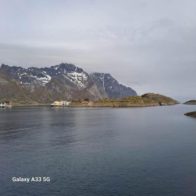 Ferienwohnung Bryggeleilighet I Henningsvær Exterior foto